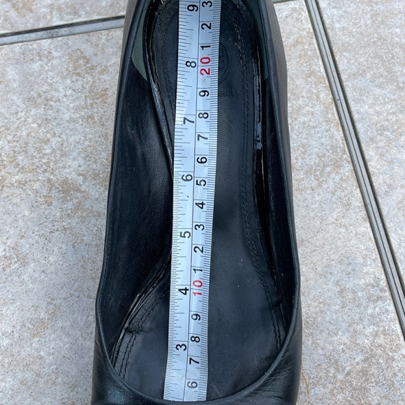 Tory Burch
Black Pacey Cap Toe - Picture 13 of 15